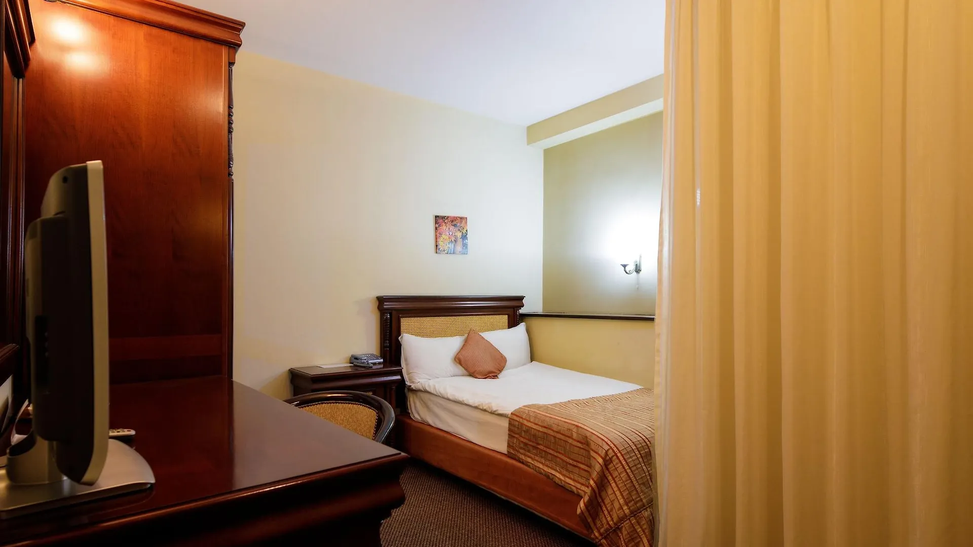 בוקרשט Atrium Hotel Ateneu City Center 3*,