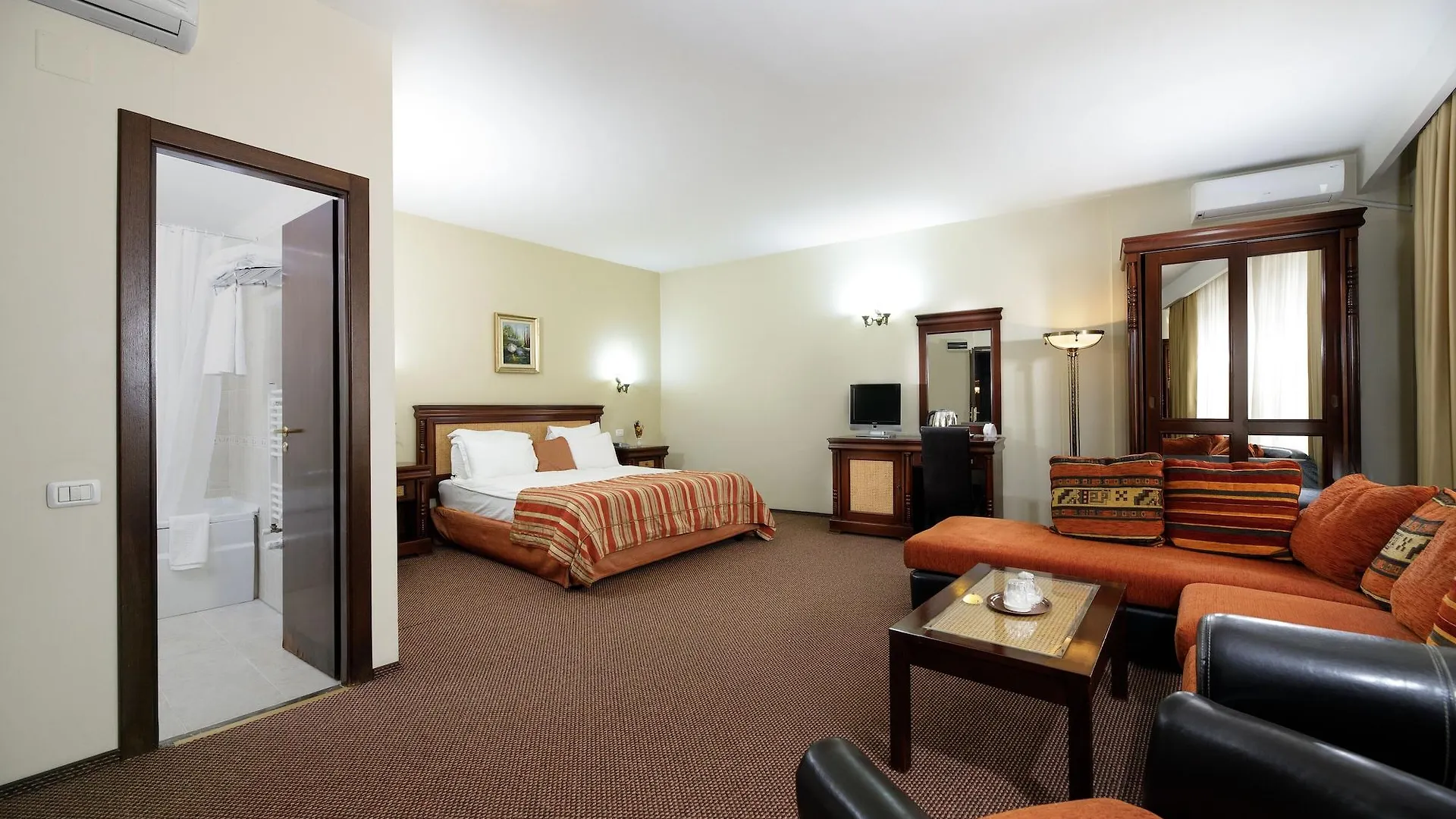 בוקרשט Atrium Hotel Ateneu City Center